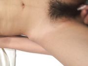 凡哥和95年师范美眉酒店开房自拍妹子对着镜头有点害羞