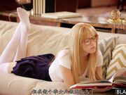 背着父母找了个大鸡巴猛男 进出啪啪玩的很嗨很刺激