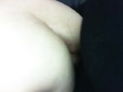 在沙发上被大鸡巴不停抽插淫水外流