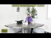 小男人被巨乳嫂子在厨房挑逗啪啪