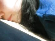 约的小姑娘外表清纯没想到那么骚,没摸几下流的水把内裤都弄湿了,BB超嫩超紧