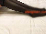 微信约啪学院派妹子性感黑丝美腿轻轻一弄就出水经验不多安全套都能戴反呻吟好听