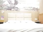 鸭哥侦探探花约了个短裙少妇啪啪，口交舔弄上位骑乘后入抽插猛操