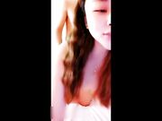 巨乳卷发妹口交深喉整根鸡巴都吃进去了舔硬了开始抽插嫩逼