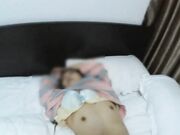 约漂亮妹子去唱歌 把她灌醉以后带到酒店偷操了 为了以后还能操她 拍照留念