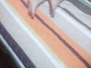 老婆的闺蜜大胸白虎妹最近失恋了喝了不少酒躺在床上用手给她搞兴奋了把给她干了