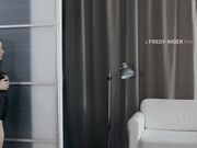 情趣黑丝内衣妹纸柔情似水 男友欲火焚身扑倒就操 水嫩粉鲍妹纸真抗操