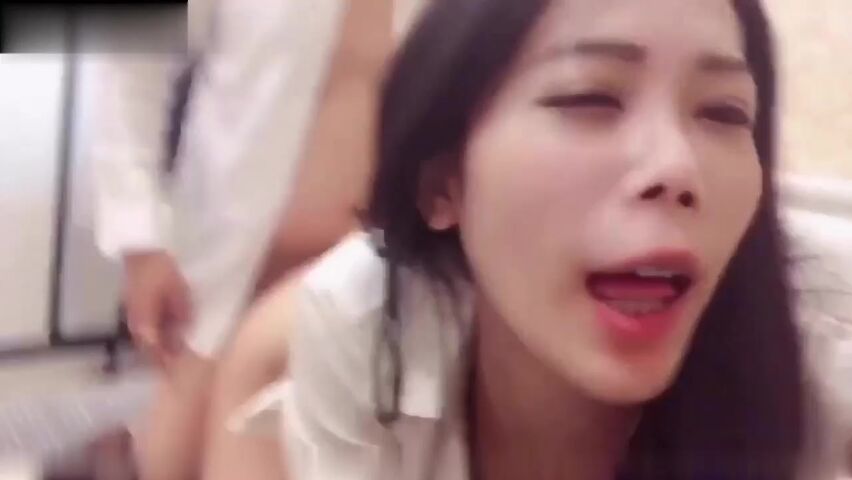 国产剧情老板办公室强搞女职员听说要升她做经理主动给老板脱裤吃鸡巴颜射脸上