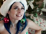 “性”诞节清早，拆封我的巨乳继姐来一发入魂