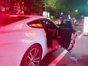 色情誘惑第一天來上班的司機！車上口爆完直接到旅館繼續幹???? - SWAG