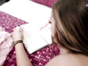 在我可爱继女考试的时候 我操了她