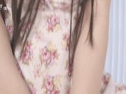 発育途中のパイパン美女1