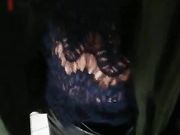 美少妇尿急误入荒废工地小便被色保安抓住非法禁锢淫猥吹箫才让走对白有趣