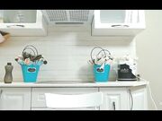 长相甜美极品清纯亚籍嫩妹厨房自慰第三部，全裸椅子上跳蛋塞逼拉扯