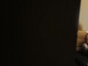 哥哥抓年轻继妹自慰忍不住只好跟她打炮