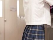 猟奇的な盗撮映像を晒された制服少女 吉良りん 1