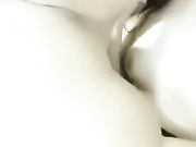 一边偷汉子一边跟老公打电话