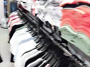 性感混血网红曼曼和大屌猛男假装买衣服躲进商场试衣间啪啪啪