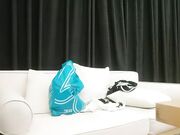 极品一线天美鲍女神抬起双腿特写美穴清晰可见深喉大屌抬腿侧入猛操