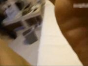 偷情中边操逼边和男友通电话骗男友说我想你了