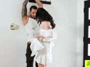 精灵古怪的粉穴尤物被大鸡吧操得无招架之力